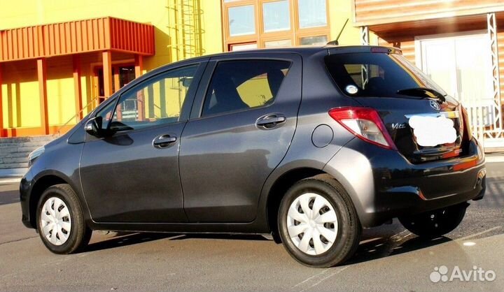 Toyota Vitz 1.5 CVT, 2012, битый, 90 000 км