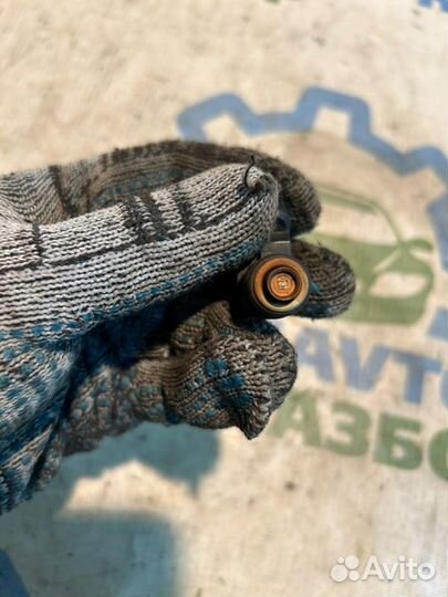 Форсунка топливная Volkswagen Polo RUS 1.6 cfnb