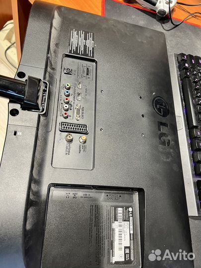 Монитор LG 22