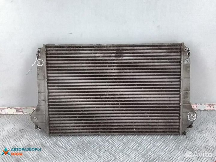 Интеркулер Toyota Avensis 2 (T250) рест. 2007