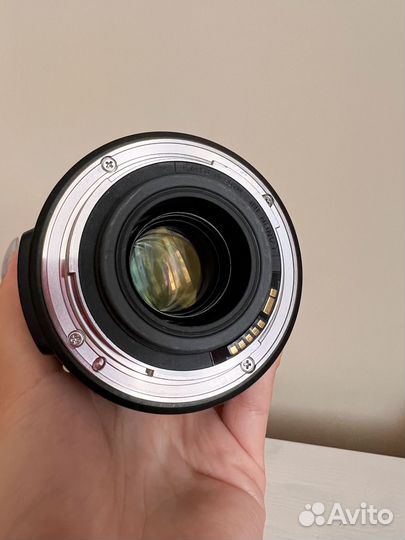 Объектив Canon EF-S 18-135mm f/3.5-5.6 IS