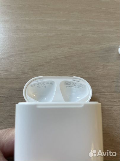 Apple airpods with Charging Case
