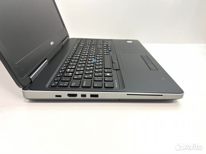 Dell Precision 7520 i7-7820HQ 2200M 32GB 512GB