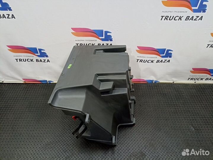 81669126178 Ящик инструментальный правый Man TGA