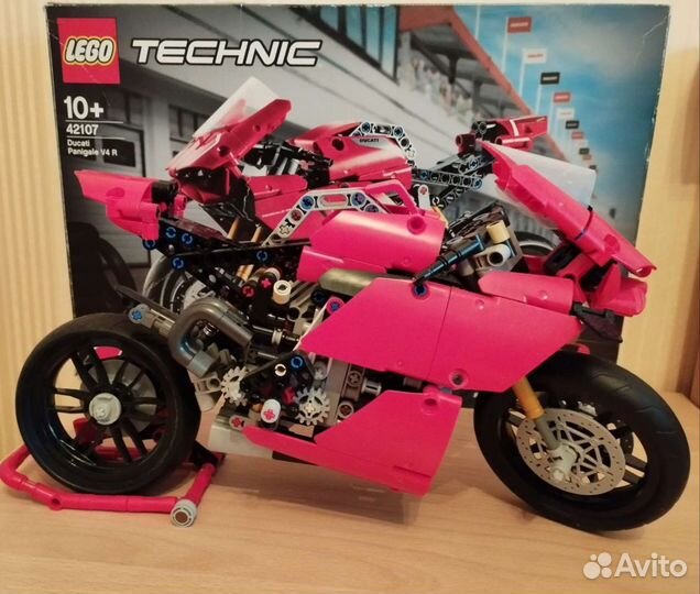 Lego Technic Ducati Panigale V4 R лего 42107