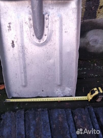 Лопата для уборки снега