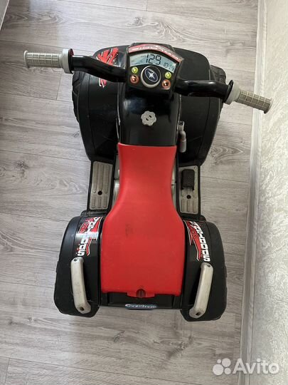Детский квадроцикл аккумуляторный Peg Perego