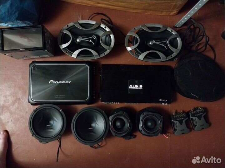 Комплект автоакустики в машину Pioneer \ Hertz