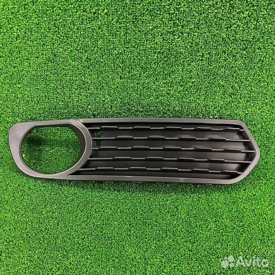 Накладка противотуманки правая BMW 1 F20 11-15