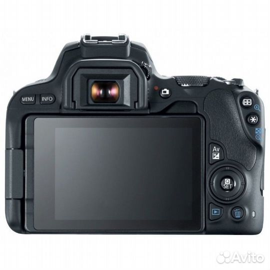 Canon EOS 200D Kit 18-55 III новый рст