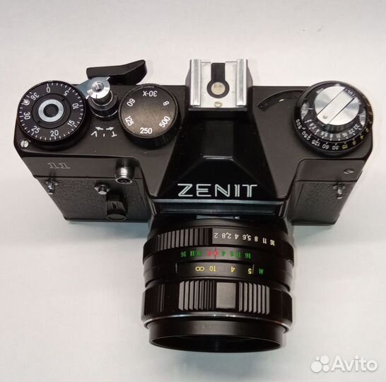 Фотоаппарат Зенит 11 объектив helios-44м-4 СССР