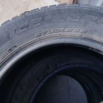 Pirelli Ice Zero 215/60 R16