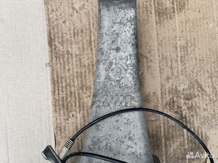 Кулак передний правый на BMW M8 F91 F92