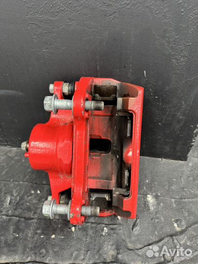 Продам передний тормозной суппорт