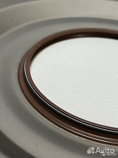 Сальник сцепления Форд PowerShift 1684808