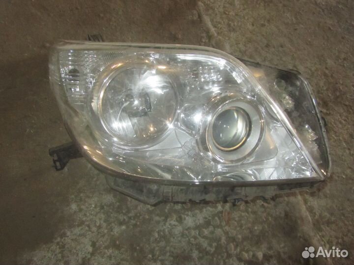 Toyota Land Cruiser Prado 150 - Фара правая галоге