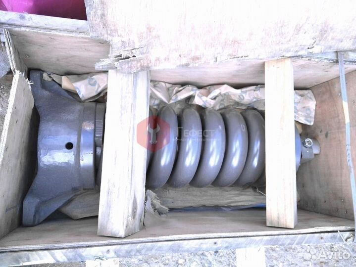 Натяжитель цепи Komatsu PC300-8M0