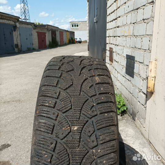 Gislaved Nord Frost III 215/55 R16 93Q
