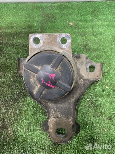 Подушка двигателя Ford Focus седан 1.8 eydk 2003