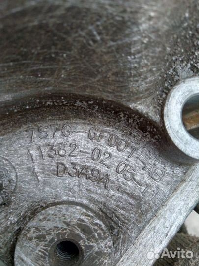 Кронштейн двигателя правый Ford Focus 3 pnda 2013