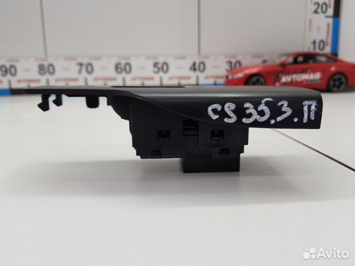 Кнопка стеклоподъемника задняя правая