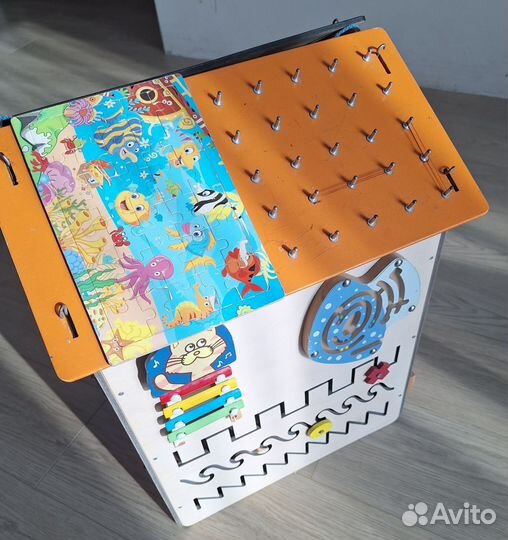 Бизиборд домик