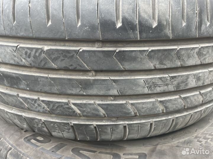 Kumho Ecsta HS51 215/55 R17 94V