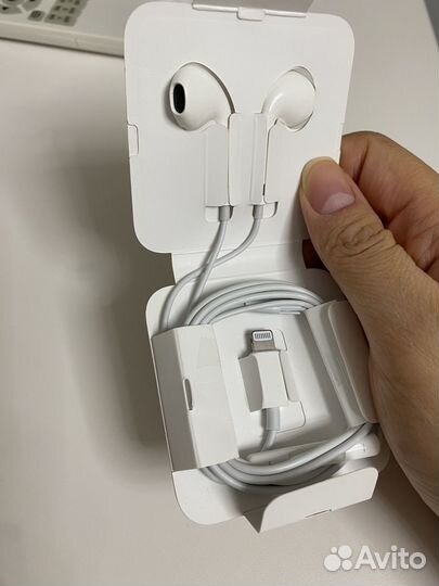 Наушники Apple EarPods Lightning
