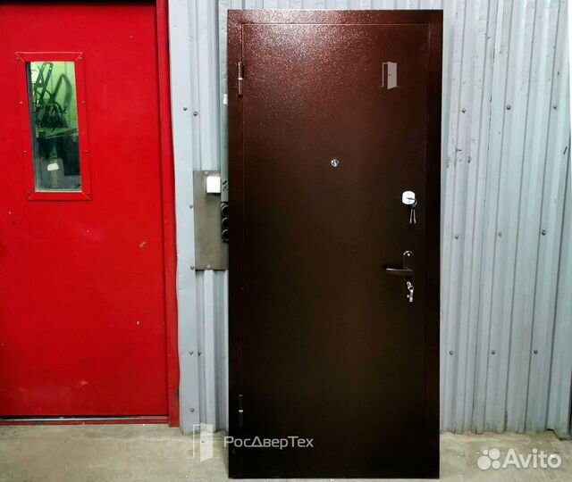 Дверь входная металлическая в квартиру