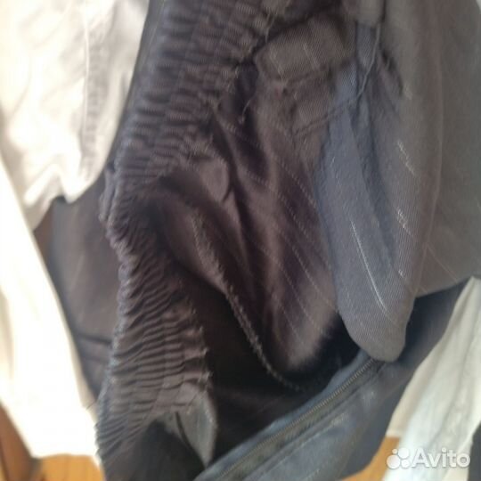 Костюм(бела рубашка, жилетка, брюки, галстук)