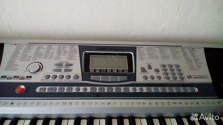 Синтезатор Denn DEK 895