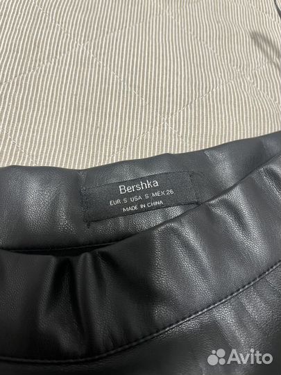 Юбка bershka из экокожи