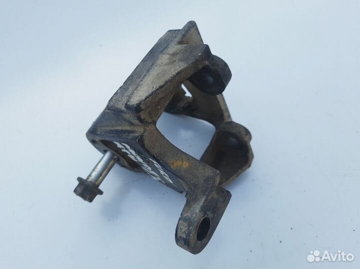 Кронштейн Кпп Ford Mondeo 1 Mondeo 2