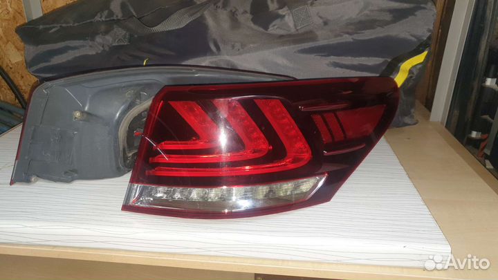 Комплект задних фонарей стоп сигналов lexus ls 600