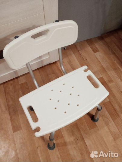Стул в ванну для пожилых