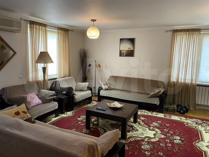 2-к. квартира, 72,6 м², 2/5 эт.