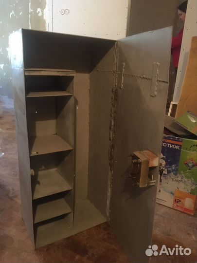 Железный сейф