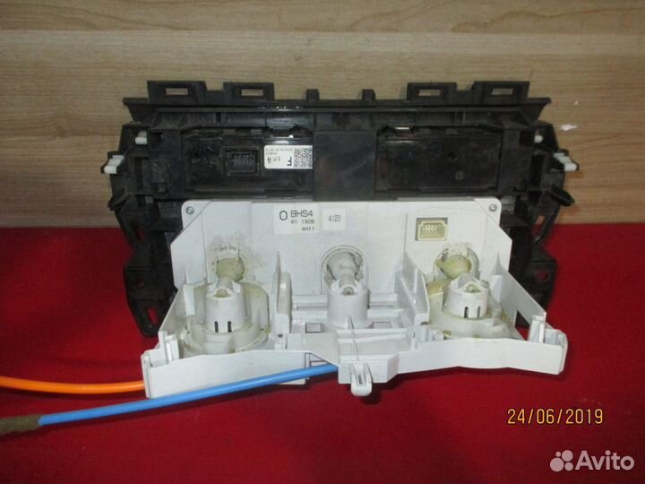 Блок управления отопителем Mazda 3 (BM) 2013-2016