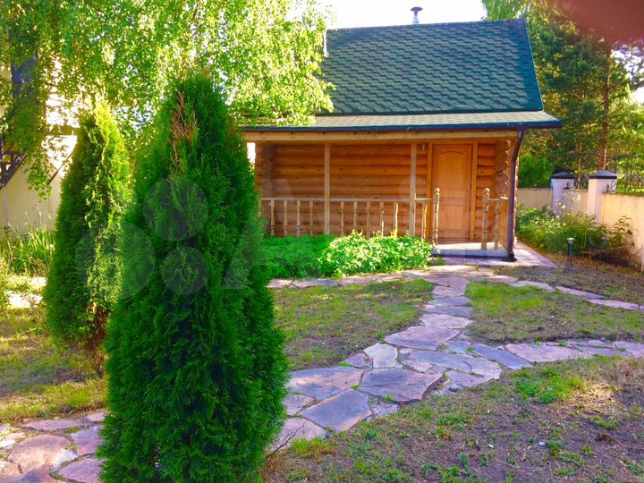 Коттедж 400 м² на участке 30 сот.