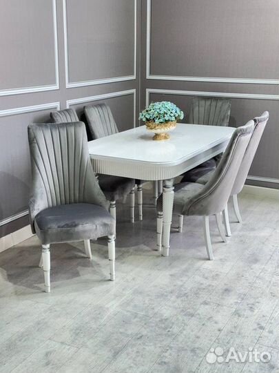 Кухонный стол и стулья