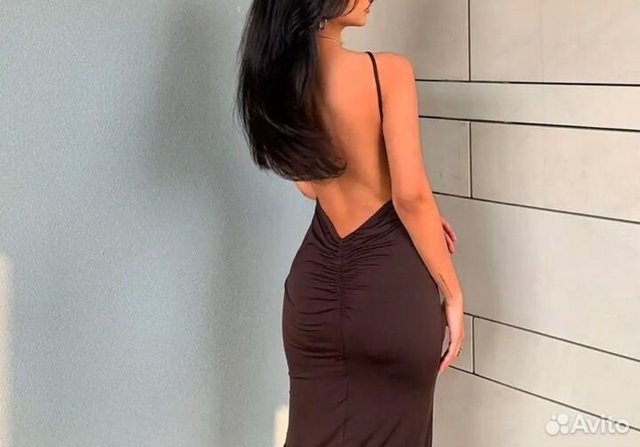 Платье с открытой спиной 42