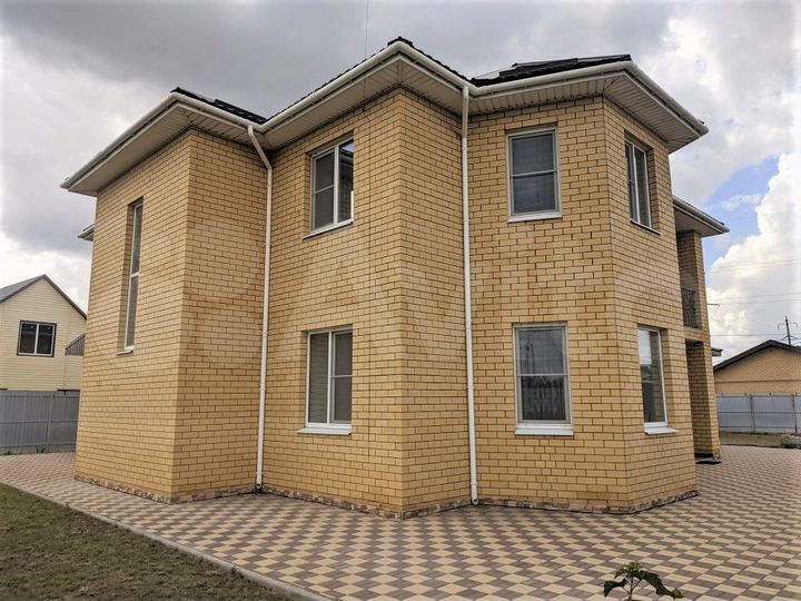 Дом 239 м² на участке 8,5 сот.