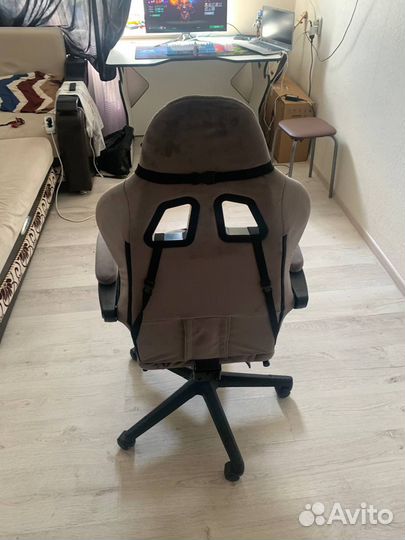 Компьютерное кресло