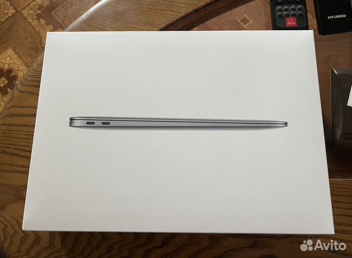 Коробка MacBook Air M1 8/256