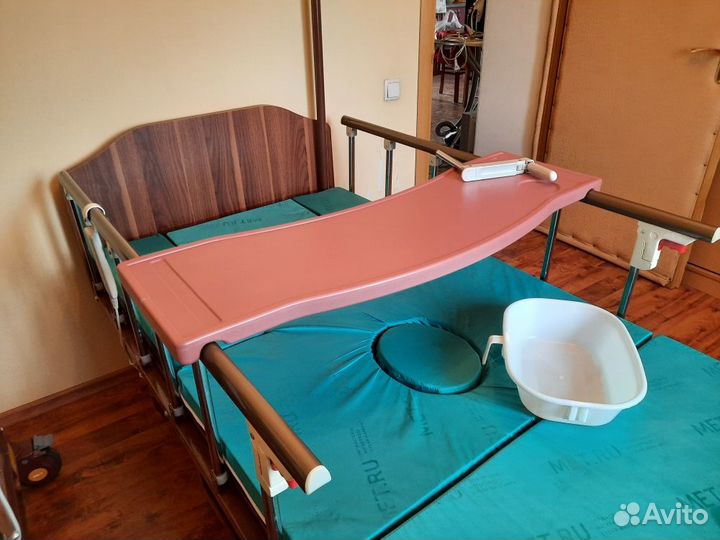 Медицинская кровать для лежачих больных