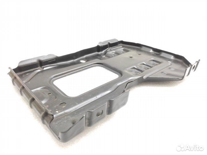 Крепление аккумулятора Mercedes-Benz C-Class W204