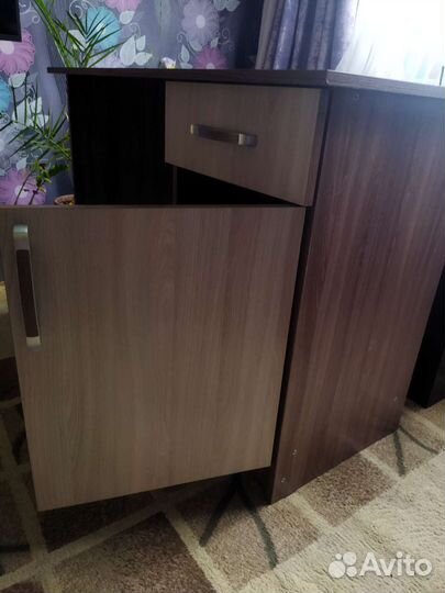 Детский письменный стол