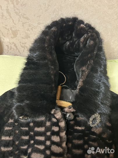 Мутоновая шуба с капюшоном