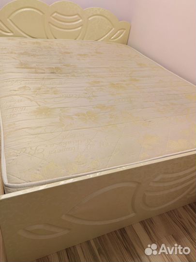 Кровать с матрасом бу