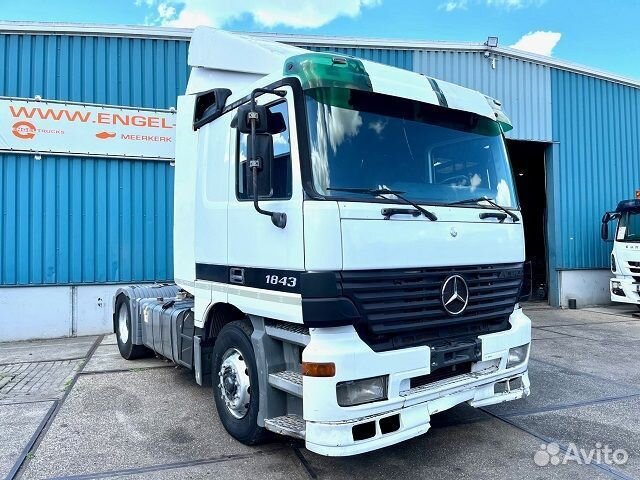 Pазбираем грузовик Mercedes-Benz Actros MPI 1996-2